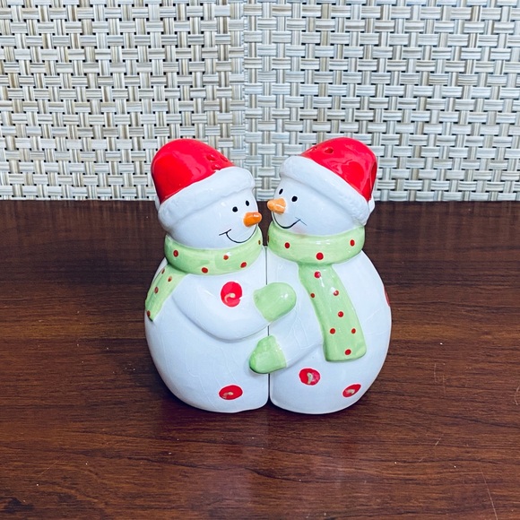 🌟HP🌟🎄VTG 1970s Hugging Snowmen Salt & Pepper Shaker - Picture 2 of 7